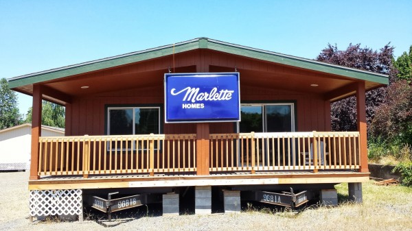 Marlette manufactured home on the Oregon City lot